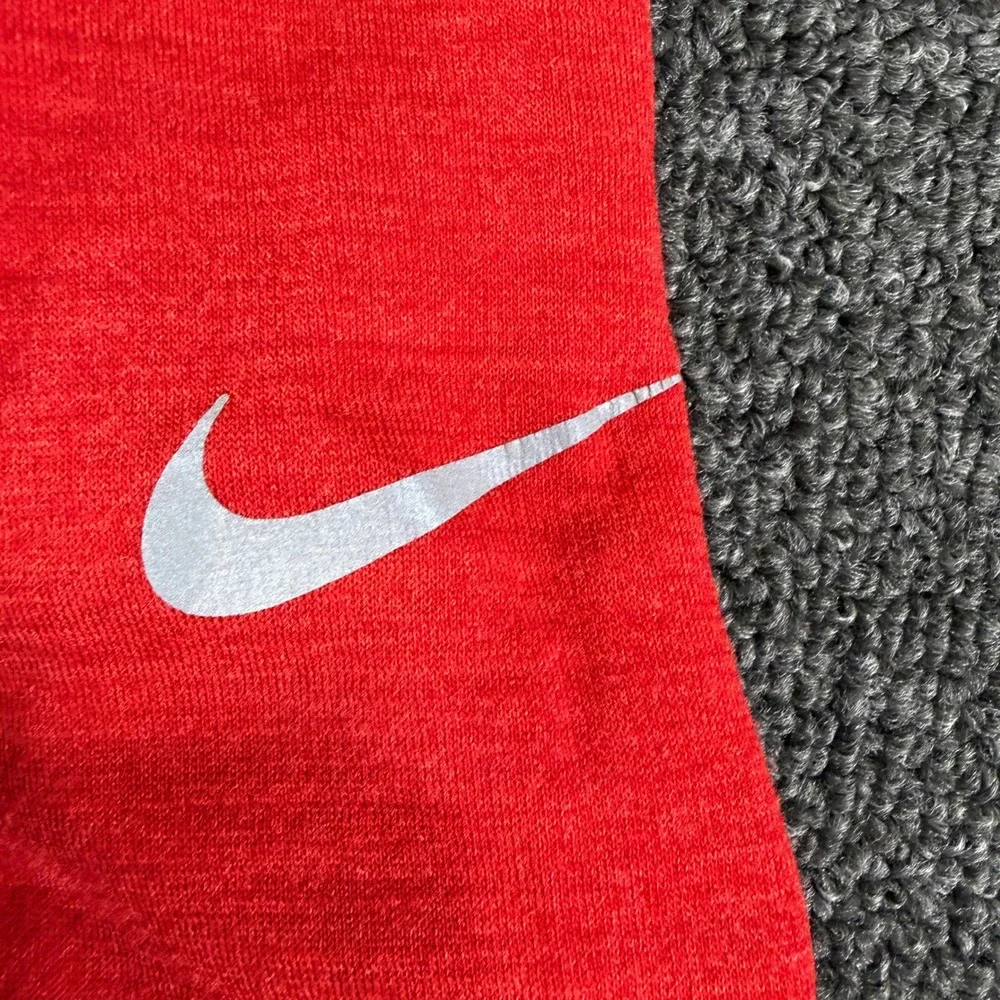 Nike running top